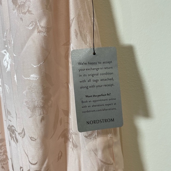 Lulus Red Carpet Ready Light Rose Floral Satin Jacquard Maxi Dress NWT Large - Picture 9 of 10
